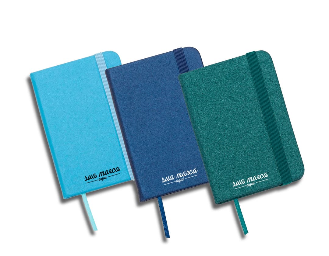 Caderneta tipo Moleskine 10,5x7,4 cm. Ideal para anotações no escritório, na escola ou em reuniões. Design elegante e prático para lembrar de todos os compromissos. Organize suas tarefas com estilo!