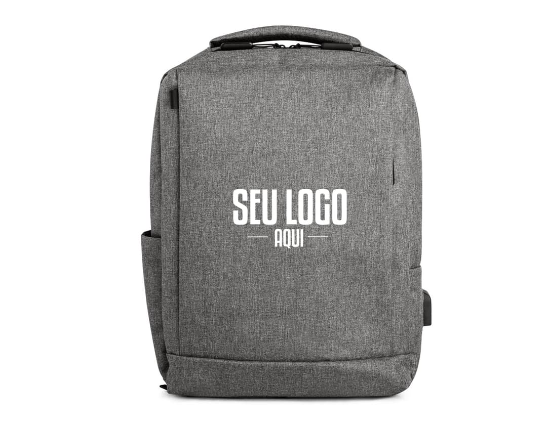Mochila para notebook em couro vintage: elegância e praticidade para seu dia a dia de trabalho. Com design moderno e compartimentos espaçosos, o acessório perfeito para carregar seu laptop com estilo e segurança. Compre já a sua!