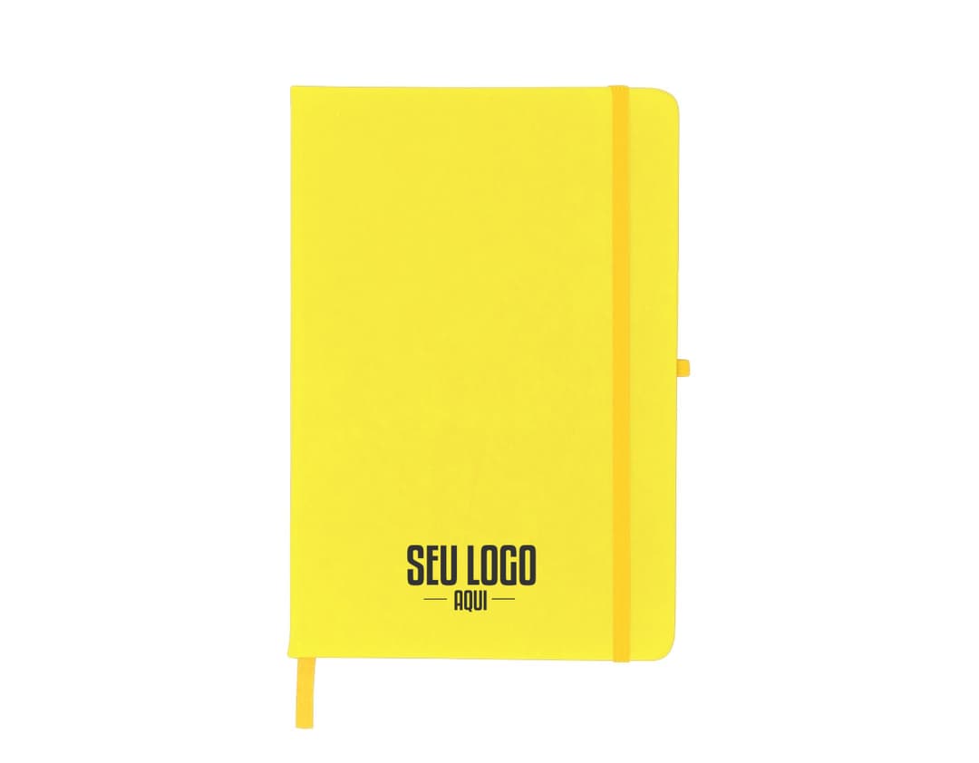 Notebook em estilo Moleskine emborrachado de 21x14 cm, com capa preta, vazio e em branco. Ideal para anotações no escritório ou em casa, possui um design moderno e clean, perfeito para guardar informações e lembretes.