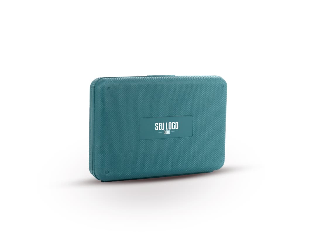 Notebook, dispositivo de negócios de tecnologia, pasta preta com dados e equipamentos de escritório, carteira eletrônica e documentos em couro, livro digital em branco, chave de segurança, entre outros itens em uma imagem.