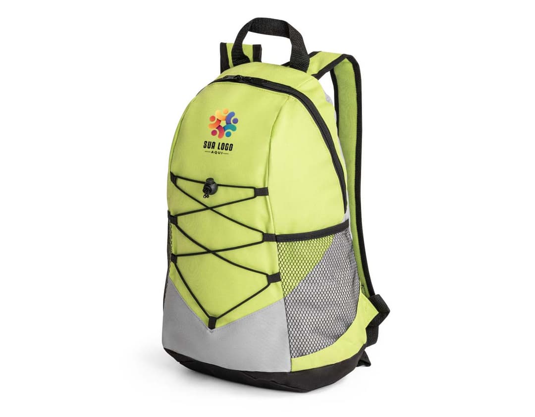 Mochila de poliéster 600D preta, moderna e espaçosa, com alça ajustável, zíper, compartimentos internos e externos, ideal para viagens, escola ou aventuras ao ar livre.